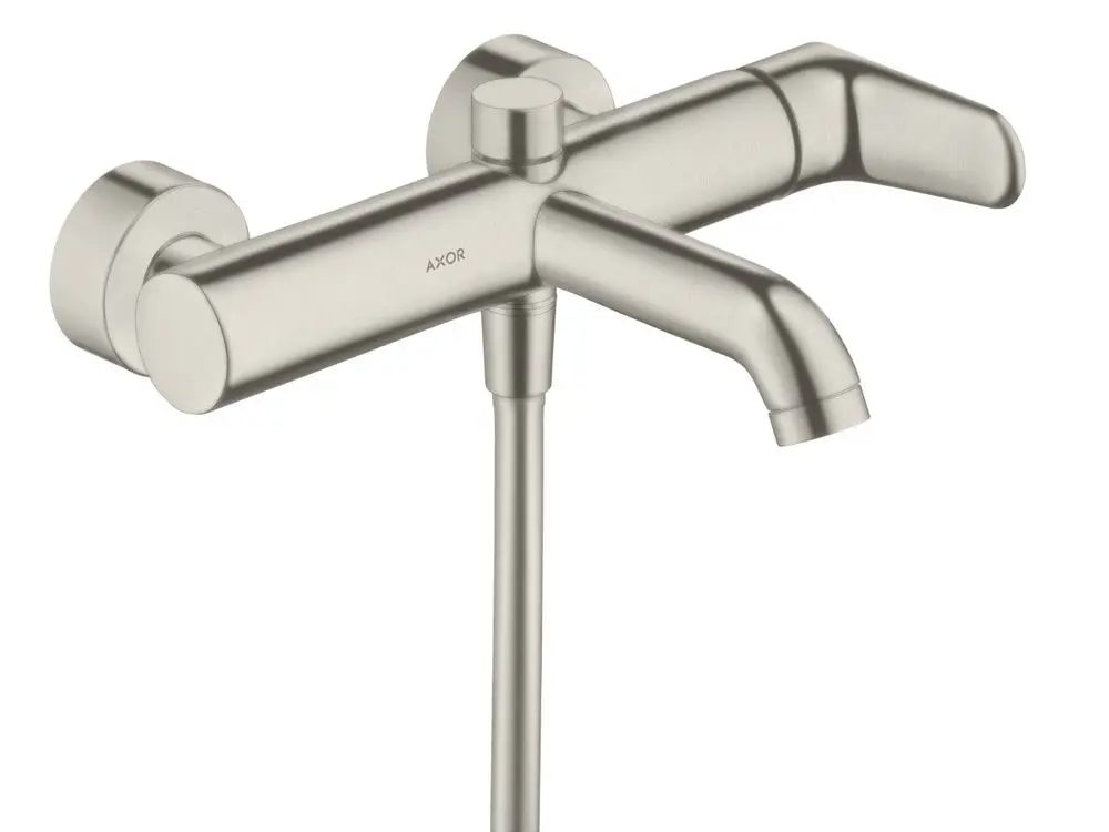 Wannenmischer aus Edelstahl-Optik mit zwei Auslässen und zwei Bediengriffen. Produkt von AXOR, für die Wandmontage konzipiert.